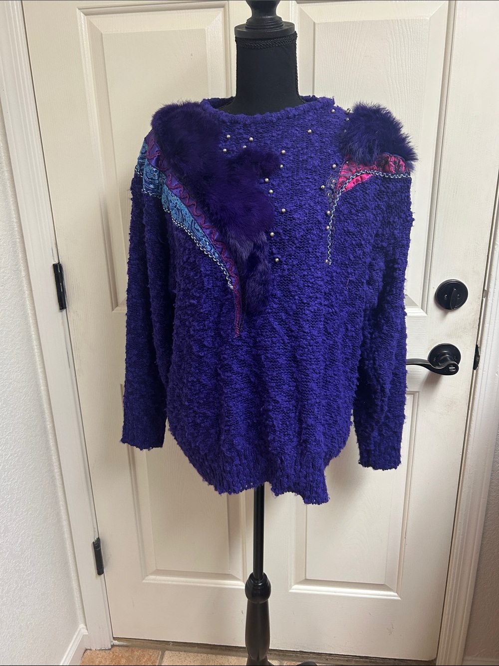 20Ans Mariea Kim vintage 
Purple Fur Studded Lace sweater, Large